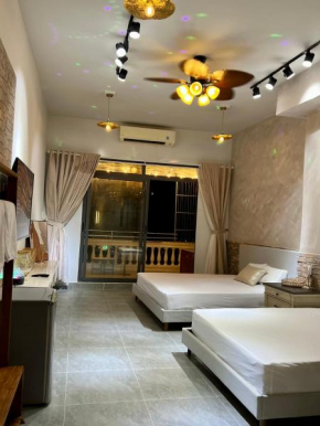 Vintage Studio in Heart D1 with Large Balcony - City View, Near BuiVien Street